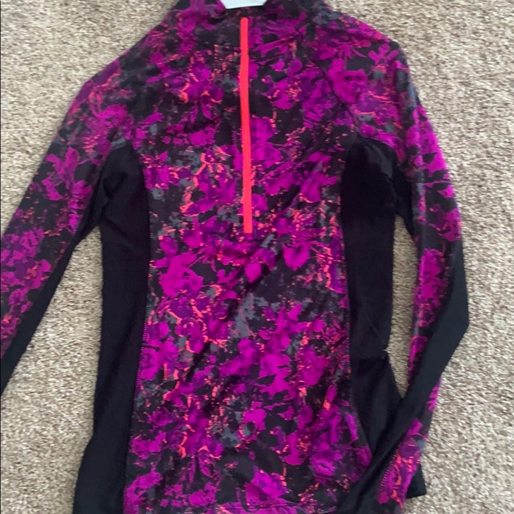 cute zip up and good for working out in